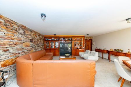 Casa à venda com 440m², 5 quartos e 3 vagas Casa à venda com 440m², 5 quartos e 3 vagasSala 4