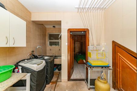 Casa à venda com 440m², 5 quartos e 3 vagas Casa à venda com 440m², 5 quartos e 3 vagasÁrea de Serviço