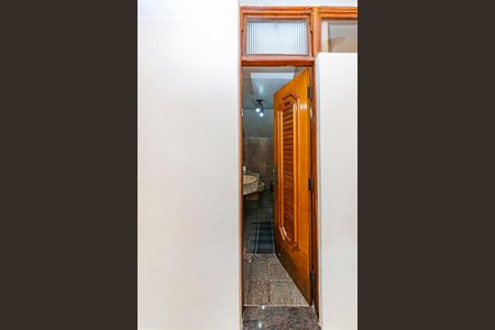 Casa à venda com 440m², 5 quartos e 3 vagas Casa à venda com 440m², 5 quartos e 3 vagasLavabo