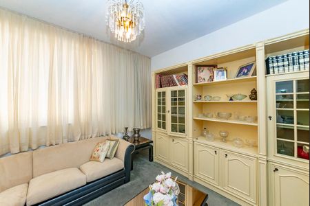 Casa à venda com 440m², 5 quartos e 3 vagas Casa à venda com 440m², 5 quartos e 3 vagasSala 2