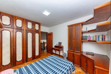 Casa à venda com 440m², 5 quartos e 3 vagas Casa à venda com 440m², 5 quartos e 3 vagasQuarto 5