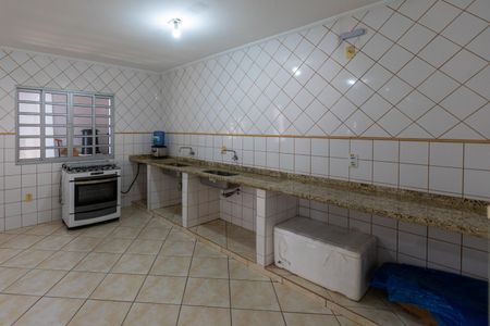 Apartamento à venda com 42m², 2 quartos e 1 vaga Apartamento à venda com 42m², 2 quartos e 1 vagaÁrea Comum - Copa do Salão de Festas 1