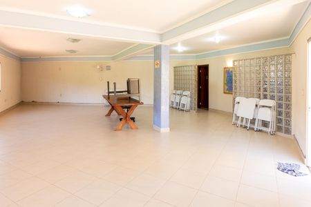 Apartamento à venda com 42m², 2 quartos e 1 vaga Apartamento à venda com 42m², 2 quartos e 1 vagaÁrea Comum - Salão de Festas 2