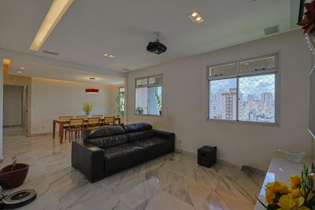 Apartamento à venda com 110m², 3 quartos e 2 vagas Apartamento à venda com 110m², 3 quartos e 2 vagasSala