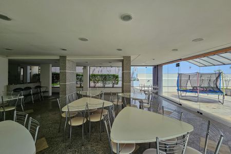 Apartamento à venda com 110m², 3 quartos e 2 vagas Apartamento à venda com 110m², 3 quartos e 2 vagasÁrea comum - Salão de festas