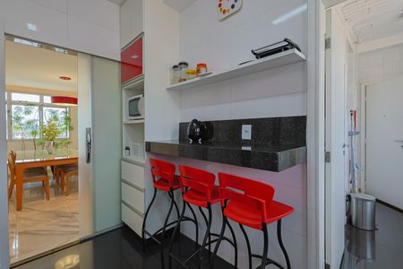 Apartamento à venda com 110m², 3 quartos e 2 vagas Apartamento à venda com 110m², 3 quartos e 2 vagasCozinha