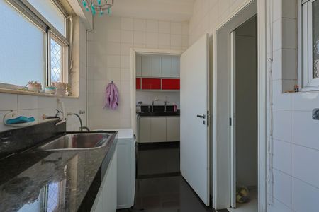 Apartamento à venda com 110m², 3 quartos e 2 vagas Apartamento à venda com 110m², 3 quartos e 2 vagasÁrea de Serviço