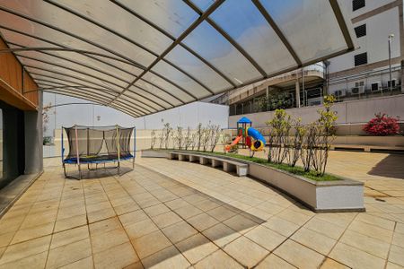 Apartamento à venda com 110m², 3 quartos e 2 vagas Apartamento à venda com 110m², 3 quartos e 2 vagasÁrea comum - Playground