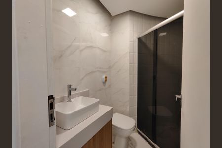 Apartamento para alugar com 208m², 3 quartos e 2 vagas Apartamento para alugar com 208m², 3 quartos e 2 vagasBanheiro social