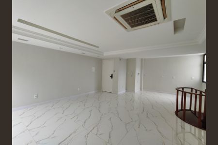 Apartamento para alugar com 208m², 3 quartos e 2 vagas Apartamento para alugar com 208m², 3 quartos e 2 vagasSala