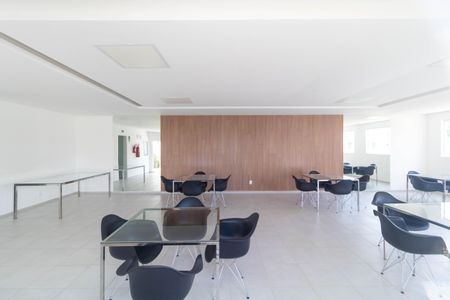 Apartamento para alugar com 43m², 2 quartos e 1 vaga Apartamento para alugar com 43m², 2 quartos e 1 vagaÁrea comum - Salão de festas