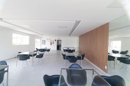 Apartamento para alugar com 43m², 2 quartos e 1 vaga Apartamento para alugar com 43m², 2 quartos e 1 vagaÁrea comum - Salão de festas