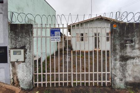 Casa à venda com 77m², 3 quartos e 2 vagas Casa à venda com 77m², 3 quartos e 2 vagasPLACA INSTALADA NA FACHADA