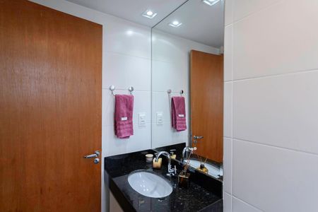 Apartamento à venda com 61m², 2 quartos e 2 vagas Apartamento à venda com 61m², 2 quartos e 2 vagasBanheiro da suíte