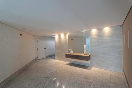 Apartamento à venda com 61m², 2 quartos e 2 vagas Apartamento à venda com 61m², 2 quartos e 2 vagasHall social