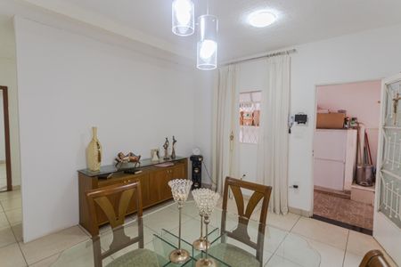 Casa à venda com 261m², 5 quartos e 2 vagasSala da Casa de Fundos