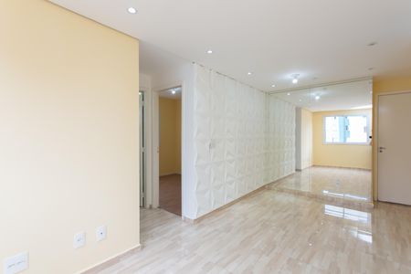 Sala de apartamento à venda com 2 quartos, 49m² em Vila Carmosina, São Paulo