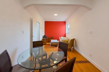 Sala de casa à venda com 4 quartos, 240m² em Vila Mariana, São Paulo