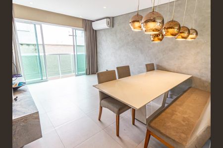 Sala de casa de condomínio à venda com 2 quartos, 100m² em Vila Canero, São Paulo