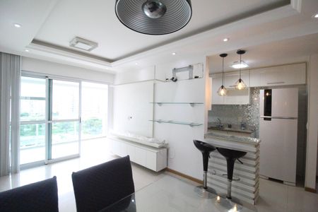 Sala de apartamento para alugar com 3 quartos, 86m² em Barra Olímpica, Rio de Janeiro