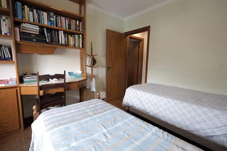 Apartamento à venda com 140m², 3 quartos e 2 vagasQuarto Suíte 2