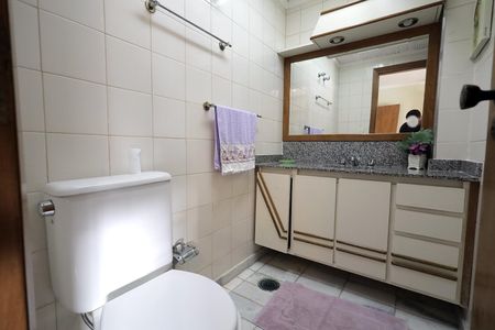 Apartamento à venda com 140m², 3 quartos e 2 vagasBanheiro Suíte 2