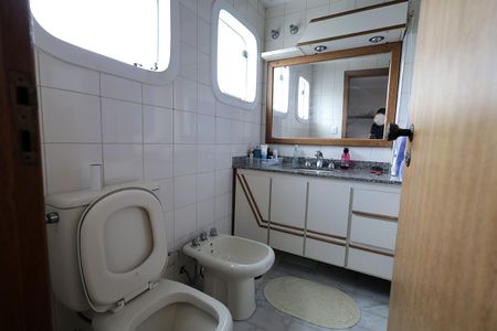 Apartamento à venda com 140m², 3 quartos e 2 vagasBanheiro Suíte 1