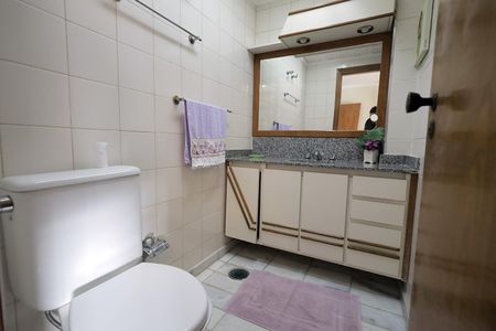 Apartamento à venda com 140m², 3 quartos e 2 vagasBanheiro Suíte 2