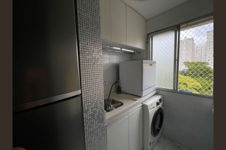 Área de serviço de apartamento para alugar com 2 quartos, 56m² em Jardim Iris, São Paulo