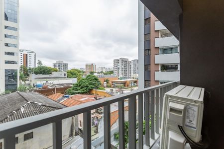 Varanda de kitnet/studio para alugar com 1 quarto, 22m² em Indianópolis, São Paulo
