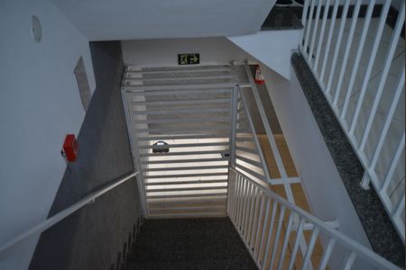 Apartamento à venda com 80m², 2 quartos e 1 vagaEscada