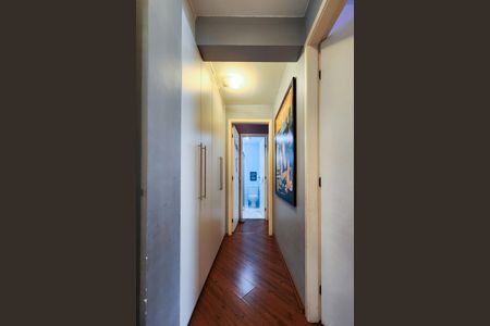 Apartamento à venda com 130m², 3 quartos e 2 vagasCorredor 