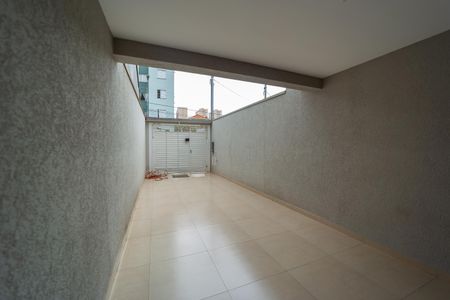Casa à venda com 99m², 3 quartos e 2 vagas Casa à venda com 99m², 3 quartos e 2 vagasGaragem