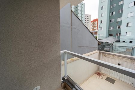 Casa à venda com 99m², 3 quartos e 2 vagas Casa à venda com 99m², 3 quartos e 2 vagasvaranda do Quarto 3