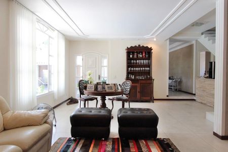 Casa à venda com 5 quartos, 440m² em Santo Antônio, Niterói