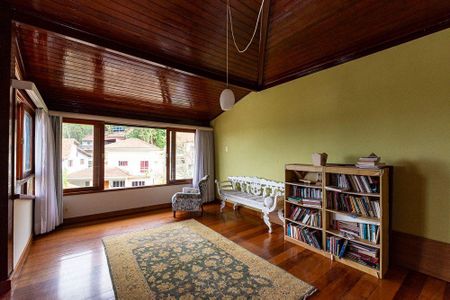 Casa à venda com 3 quartos, 259m² em Itaipu, Niterói