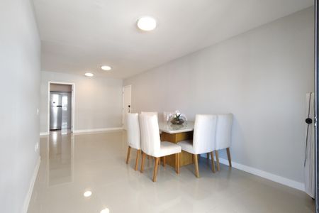 Sala de apartamento à venda com 3 quartos, 110m² em Barra da Tijuca, Rio de Janeiro