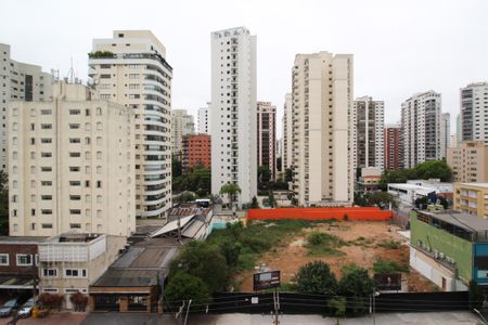 Vista de apartamento à venda com 3 quartos, 89m² em Moema, São Paulo