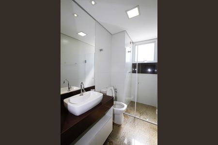 Apartamento para alugar com 158m², 3 quartos e sem vagaBanheiro da Suíte