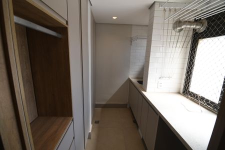 Apartamento à venda com 71m², 2 quartos e 1 vagaÁrea de Serviço