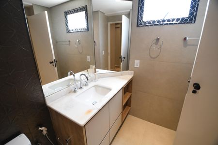 Apartamento à venda com 71m², 2 quartos e 1 vagaBanheiro Suíte