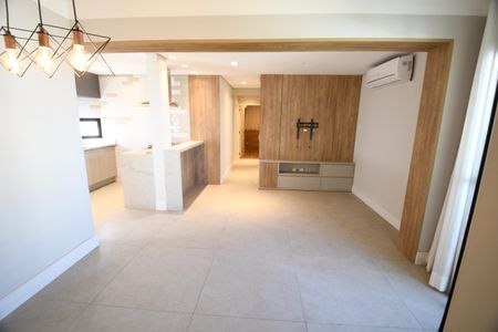 Sala de apartamento à venda com 2 quartos, 71m² em Cambuí, Campinas