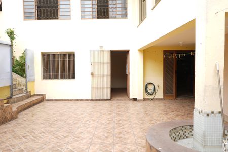 Casa à venda com 260m², 3 quartos e 4 vagasQuintal