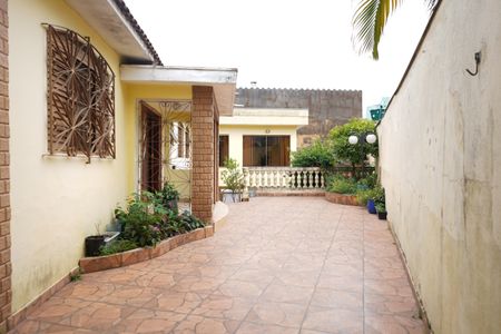 Casa à venda com 260m², 3 quartos e 4 vagasQuintal