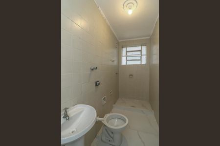 Banheiro de apartamento para alugar com 1 quarto, 50m² em Vila Ipiranga, Porto Alegre