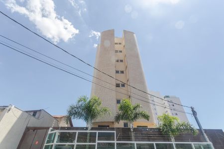 Apartamento à venda com 70m², 3 quartos e 2 vagas Apartamento à venda com 70m², 3 quartos e 2 vagasFachada