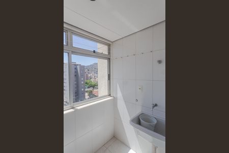 Apartamento à venda com 70m², 3 quartos e 2 vagas Apartamento à venda com 70m², 3 quartos e 2 vagasCozinha/Área de Serviço