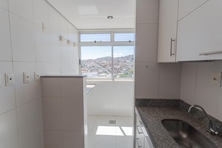 Apartamento à venda com 70m², 3 quartos e 2 vagas Apartamento à venda com 70m², 3 quartos e 2 vagasCozinha/Área de Serviço