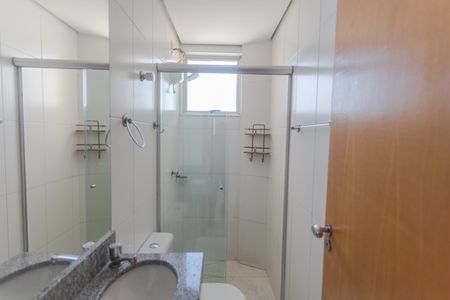 Apartamento à venda com 70m², 3 quartos e 2 vagas Apartamento à venda com 70m², 3 quartos e 2 vagasBanheiro Social