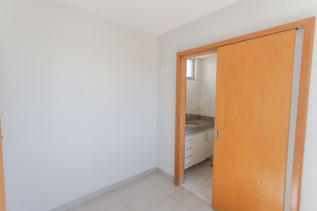 Apartamento à venda com 70m², 3 quartos e 2 vagas Apartamento à venda com 70m², 3 quartos e 2 vagasSuíte